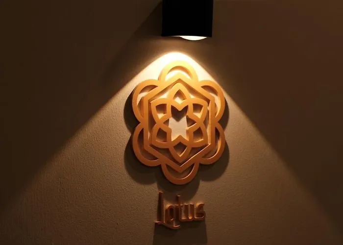 The Shantipan Lotus - Cozy 2br Family 400m From Bts Station *